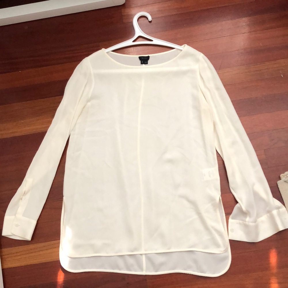 Beautiful silk theory white blouse! Great details!